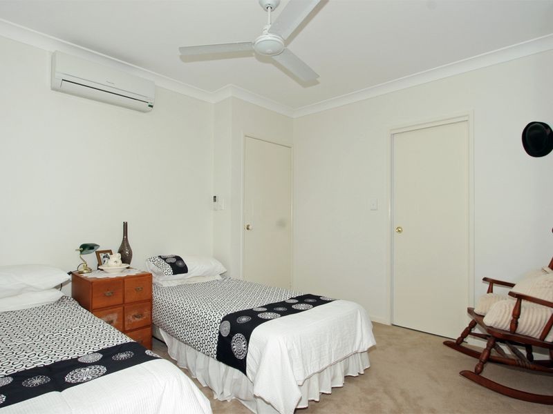 8 Palomar Court, Mount Louisa QLD 4814