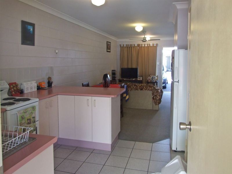 2/28 Henry Street, West End QLD 4810