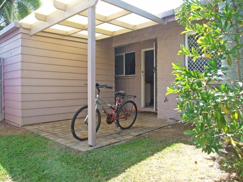 2/28 Henry Street, West End QLD 4810