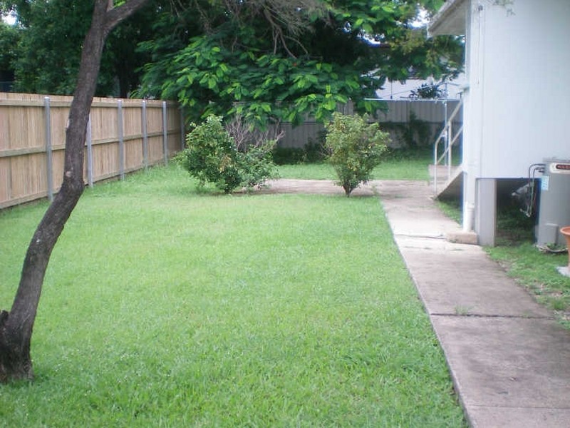 16 Garner Road, Kirwan QLD 4817