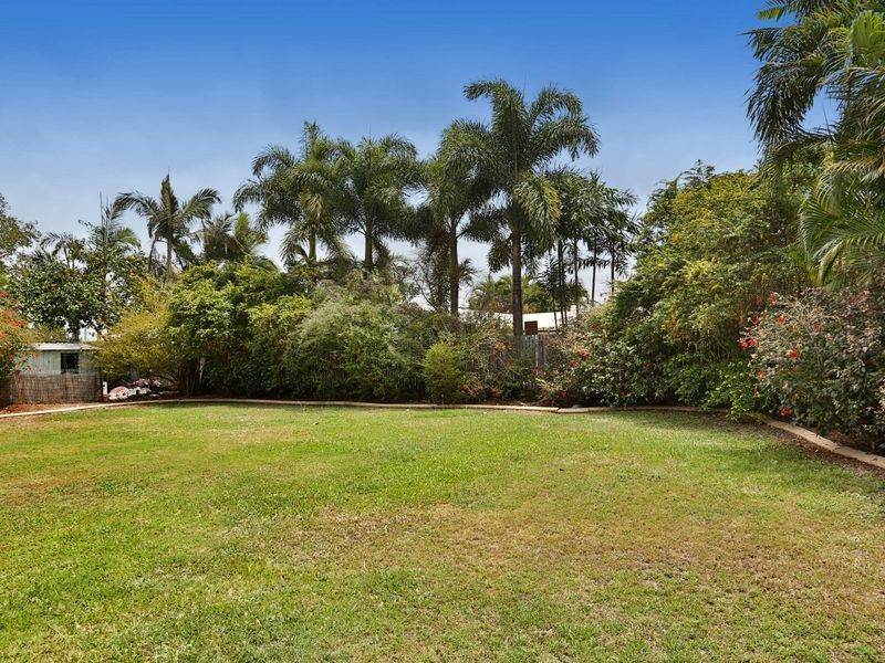 25 Leila Avenue, Rasmussen QLD 4815