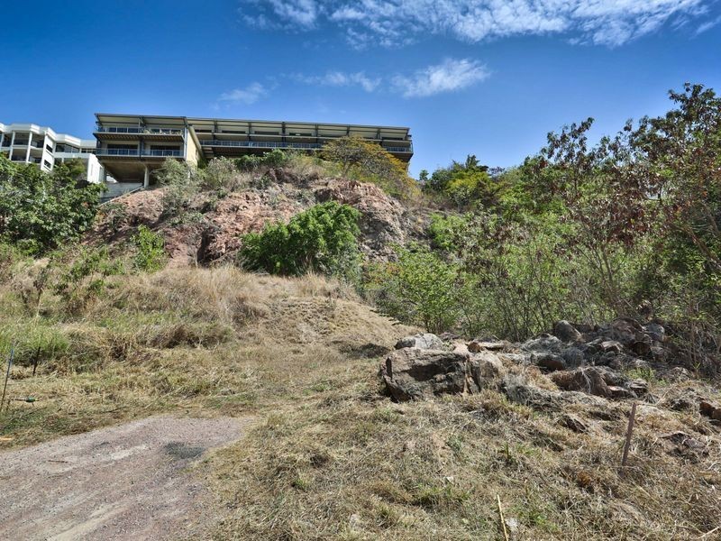 6 Carter Street, North Ward QLD 4810