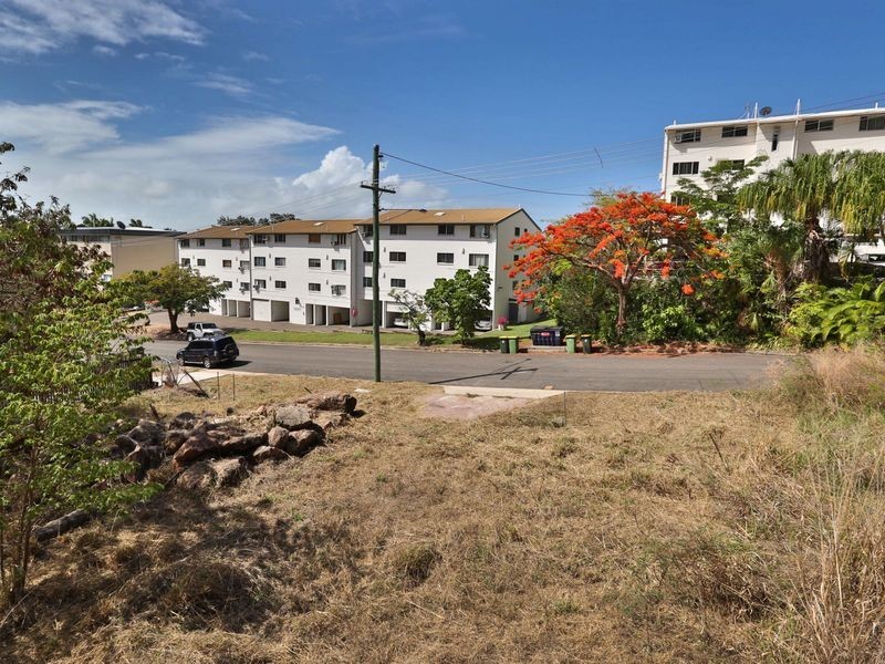 6 Carter Street, North Ward QLD 4810