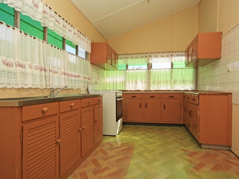 11 Norris Street, Hermit Park QLD 4812