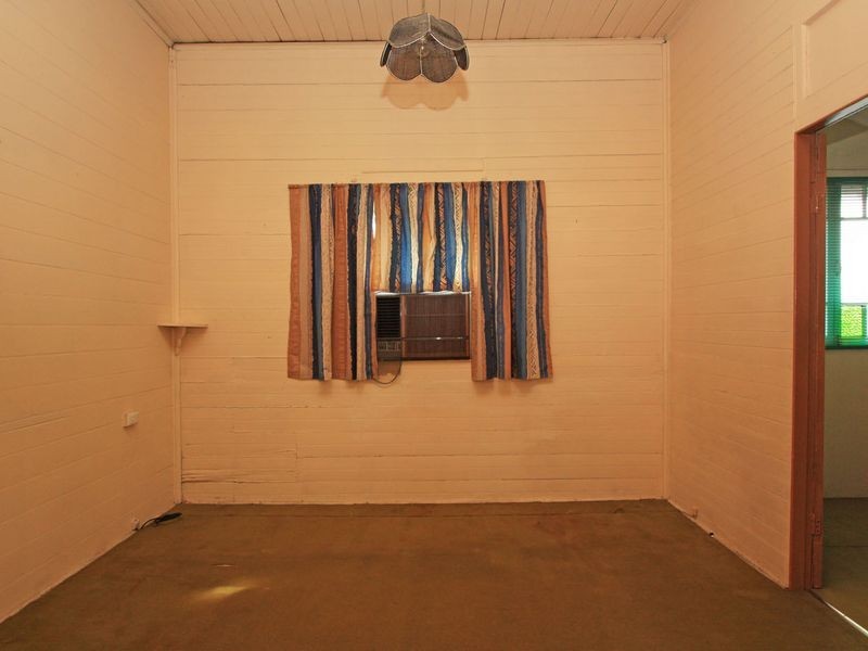 11 Norris Street, Hermit Park QLD 4812