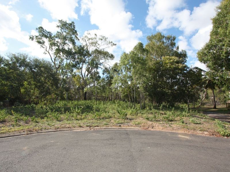 8 Hillgrove Court, Bushland Beach QLD 4818