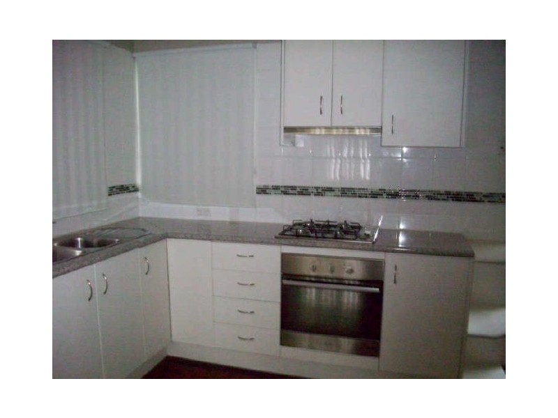 18 Doorey Street ***, West End QLD 4810