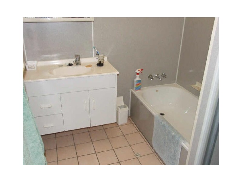 7 De Courcey Street ***, Mundingburra QLD 4812