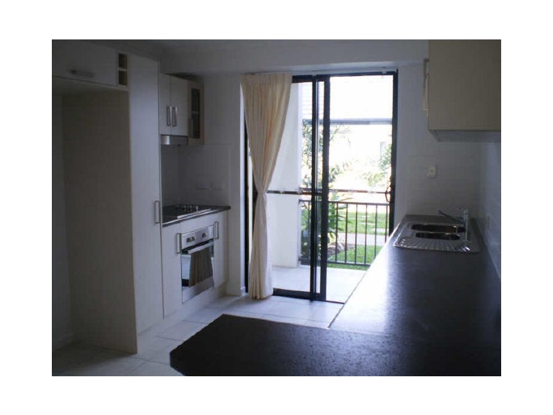 27/6-24 Henry Street ***, Townsville QLD 4810