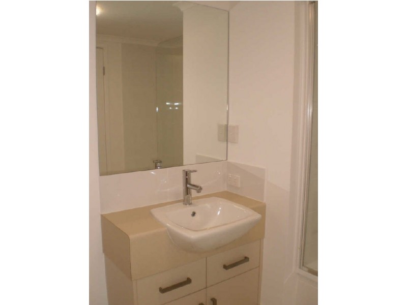 27/6-24 Henry Street ***, Townsville QLD 4810