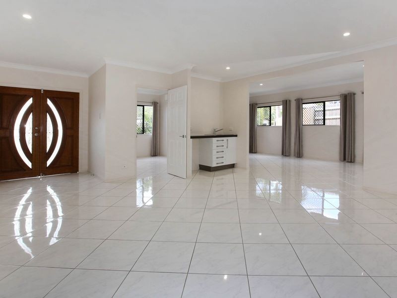 19 Kosciusko Way, Mount Louisa QLD 4814