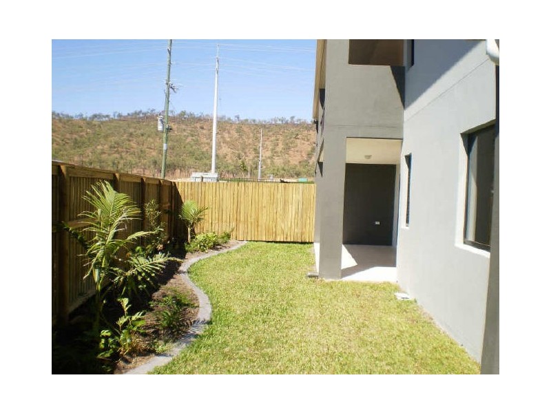 1/1940 Angus Smith Drive ***, Douglas QLD 4814