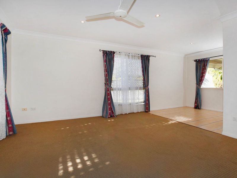 6 Timbury Way, Mount Louisa QLD 4814