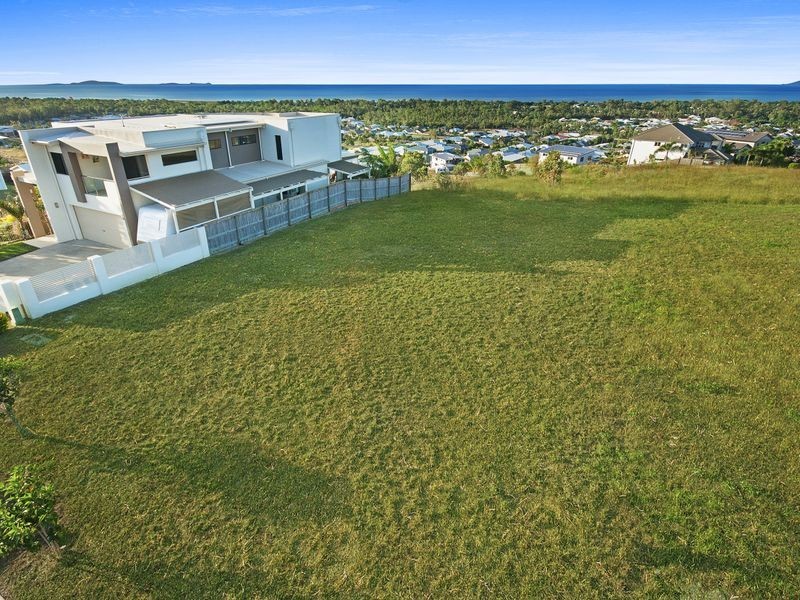 100 Goicoechea Drive, Bushland Beach QLD 4818