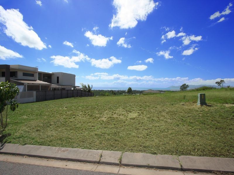 100 Goicoechea Drive, Bushland Beach QLD 4818