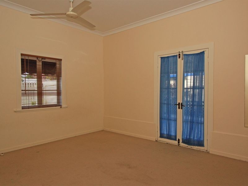 8 Charles Street, Aitkenvale QLD 4814