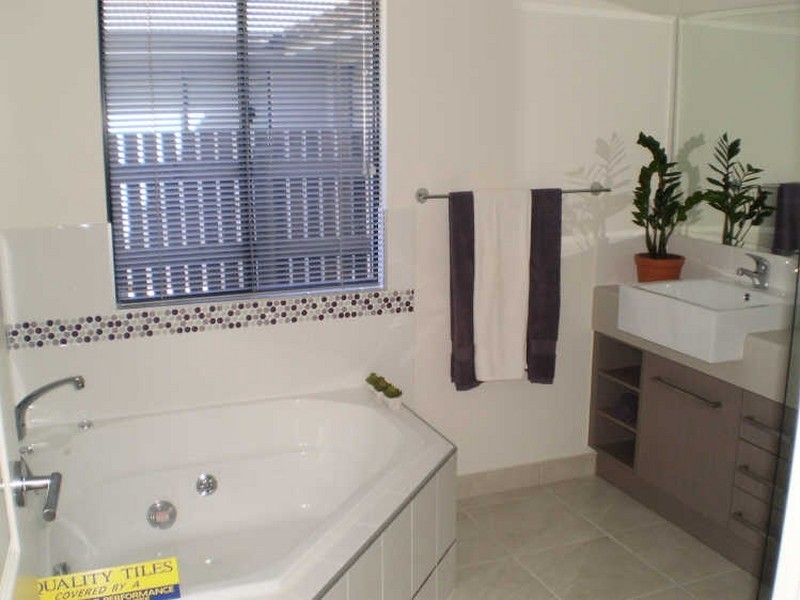 18 Dunlop Street ***, Kelso QLD 4815