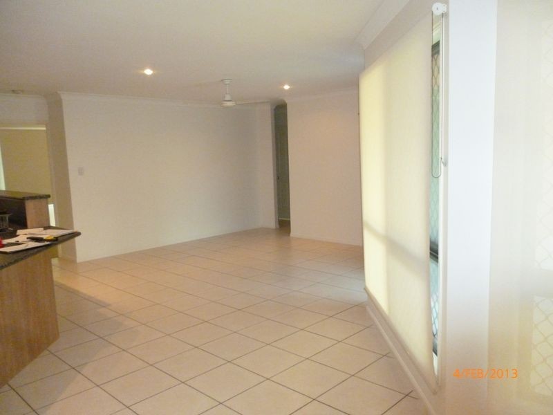 Bushland Beach QLD 4818