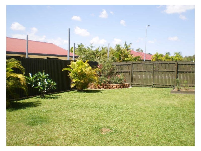 Bushland Beach QLD 4818