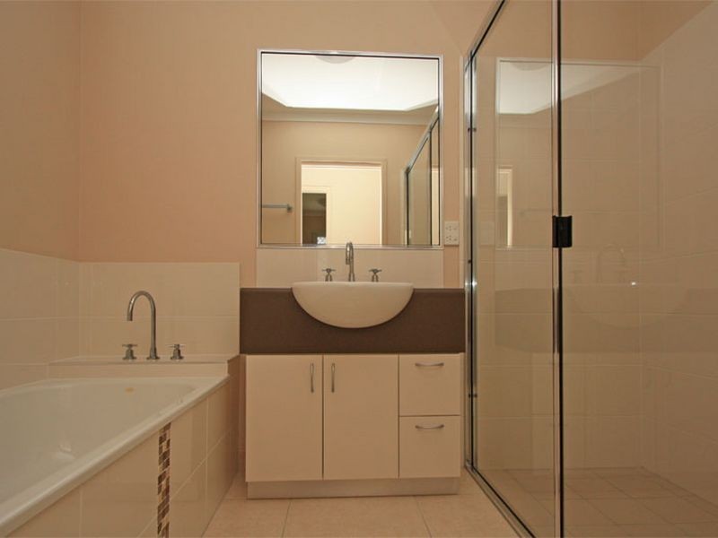 1 Kroymans Drive, Mount Louisa QLD 4814