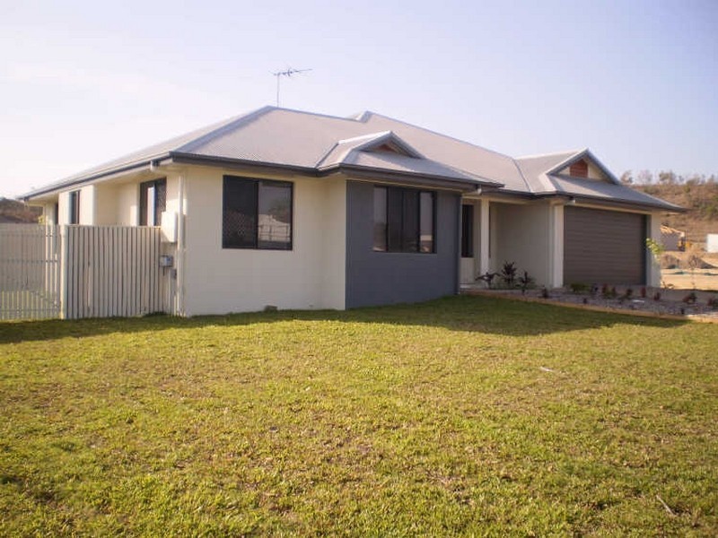 59 Rattray Street ***, Bushland Beach QLD 4818