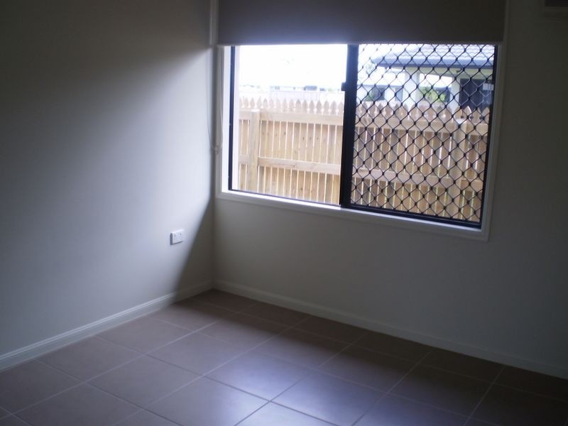 23 Sanderling Circuit ***, Kelso QLD 4815