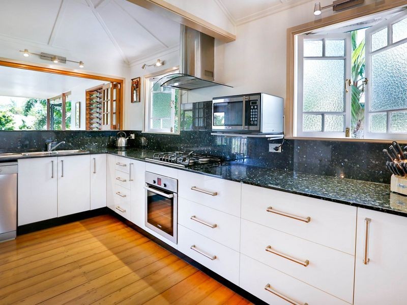 9 Bayswater Terrace, Hyde Park QLD 4812