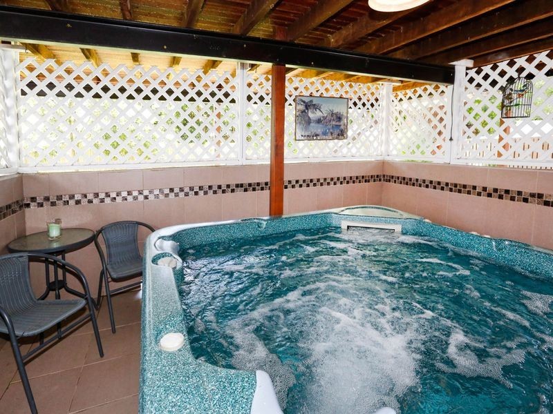 9 Bayswater Terrace, Hyde Park QLD 4812