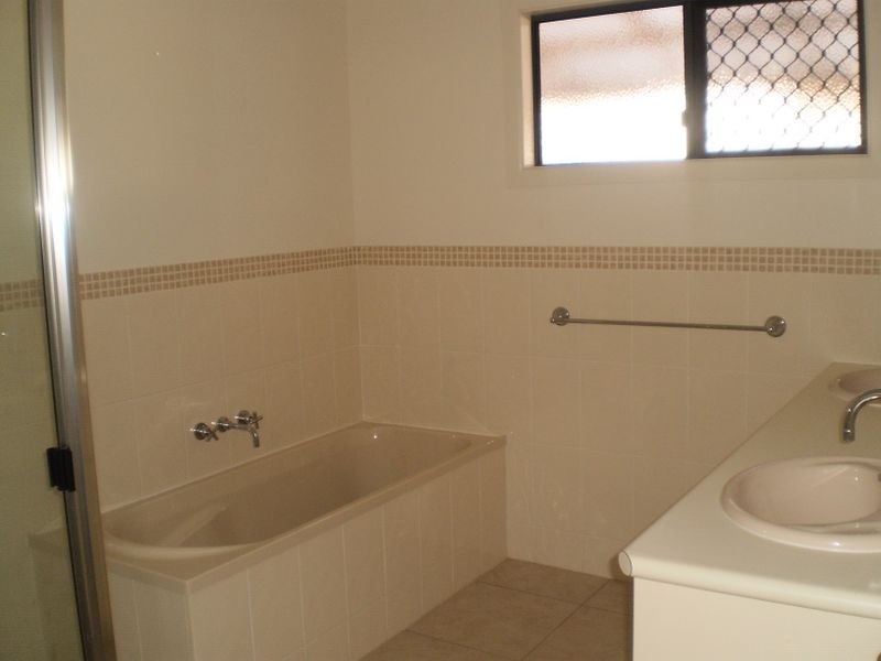 7 Viewpoint Terrace ***, Idalia QLD 4811