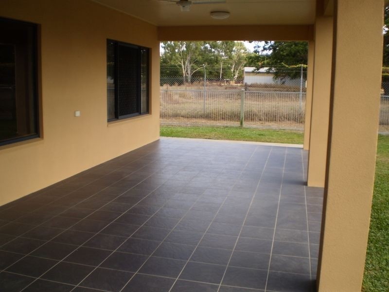 7 Viewpoint Terrace ***, Idalia QLD 4811