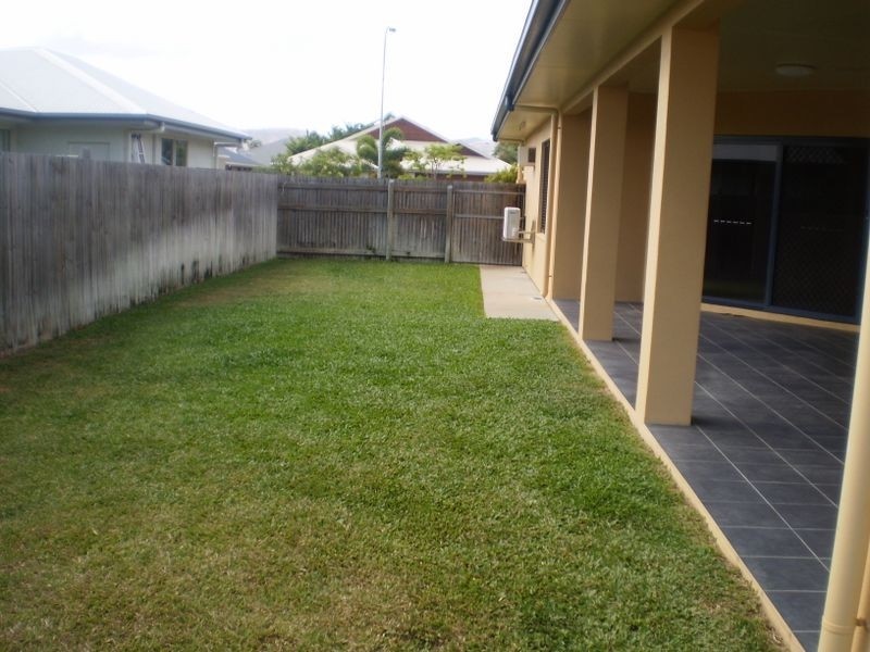 7 Viewpoint Terrace ***, Idalia QLD 4811