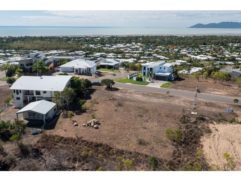 93 Goicoechea Drive, Bushland Beach QLD 4818