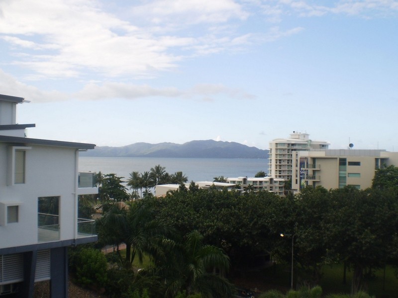 2/23A Cleveland Terrace ***, North Ward QLD 4810