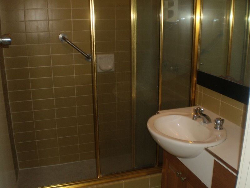 2/23A Cleveland Terrace ***, North Ward QLD 4810