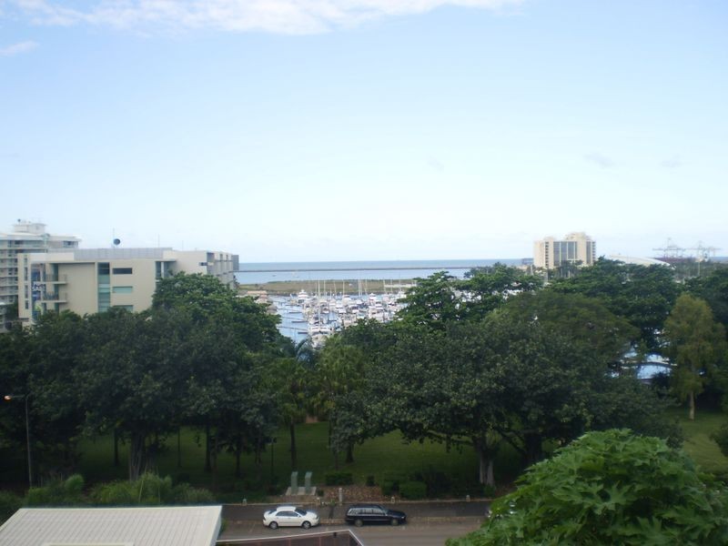 2/23A Cleveland Terrace ***, North Ward QLD 4810