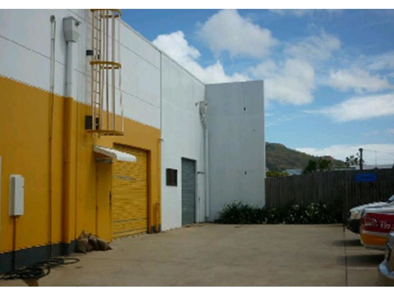 1 The Avenue, Hermit Park QLD 4812