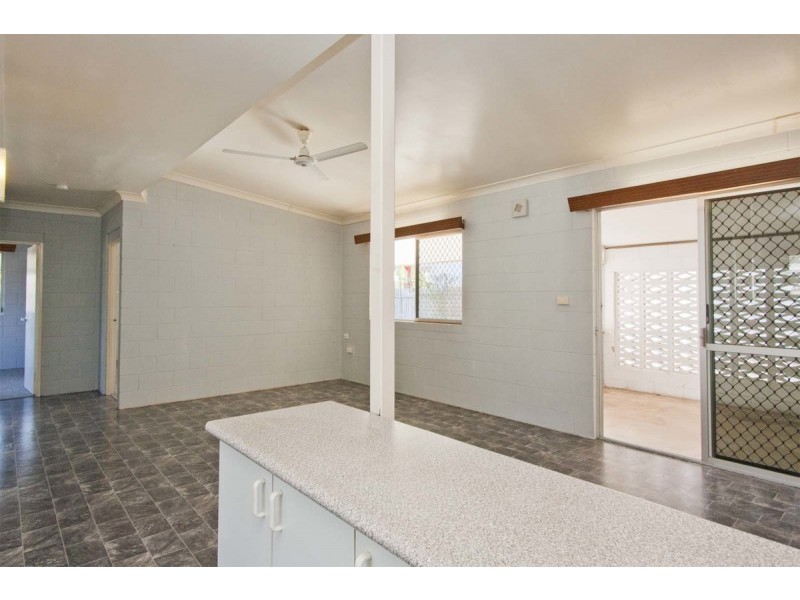 2/3 Ash Street, Kirwan QLD 4817