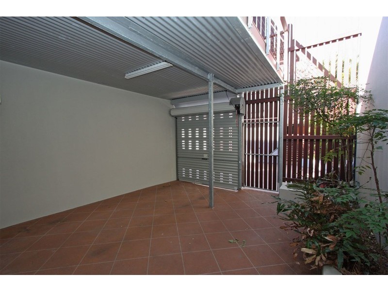 West End QLD 4810