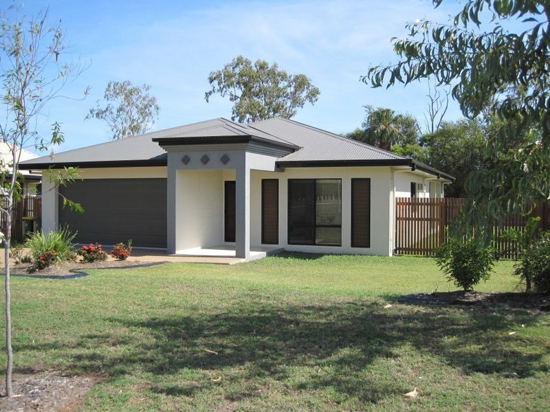 Bushland Beach QLD 4818