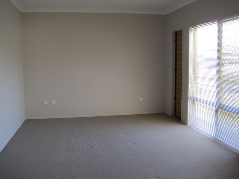 Bushland Beach QLD 4818