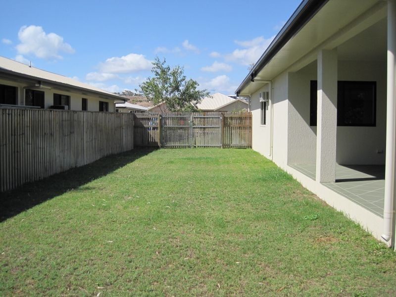 Bushland Beach QLD 4818