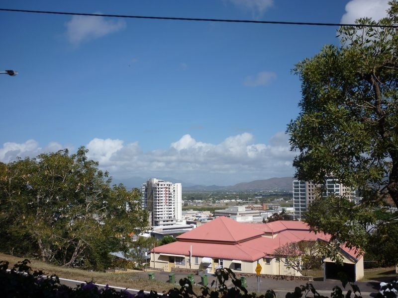 9/15 Hale Street ***, North Ward QLD 4810