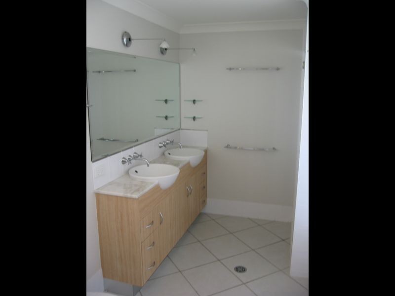 19/18-30 Sir Leslie Thiess Dr, North Ward QLD 4810