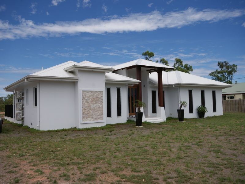 17 Blackview Avenue ***, Black River QLD 4818