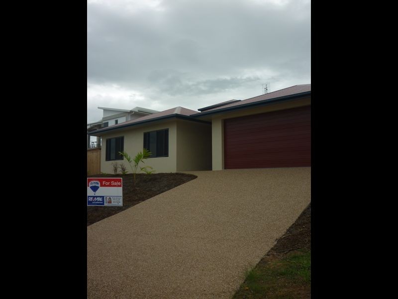 11 Yanooa Court, Bushland Beach QLD 4818