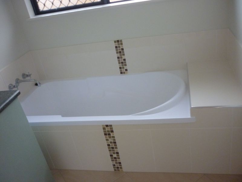 11 Yanooa Court, Bushland Beach QLD 4818