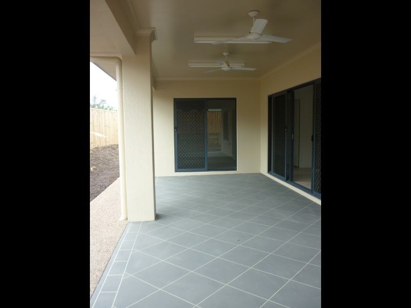 11 Yanooa Court, Bushland Beach QLD 4818