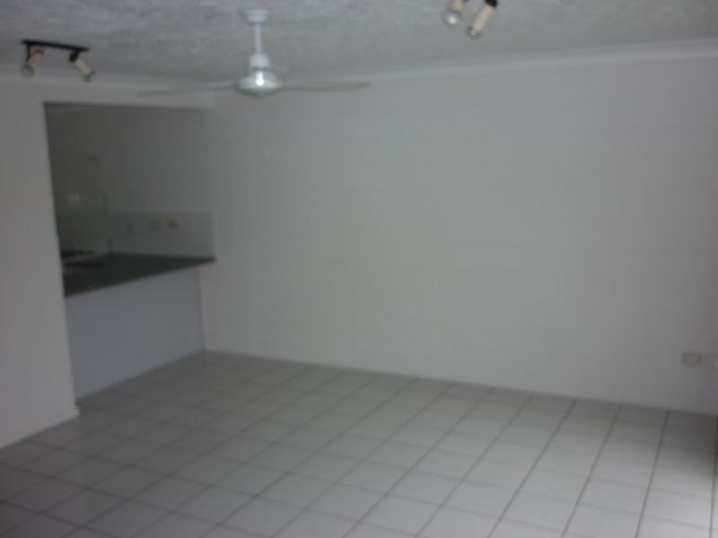 4/16 Marks Street, Hermit Park QLD 4812