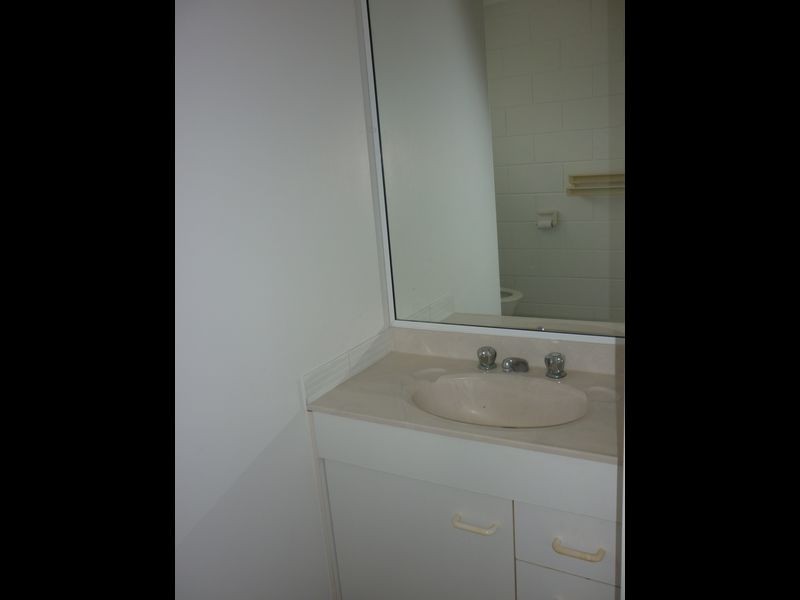 4/16 Marks Street, Hermit Park QLD 4812