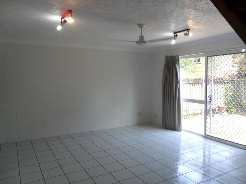 4/16 Marks Street, Hermit Park QLD 4812